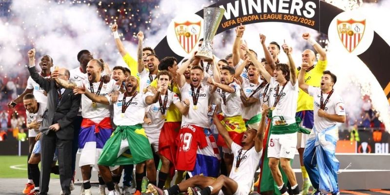 Sevilla nâng cao chức vô địch Europa League lần thứ 7 trong lịch sử